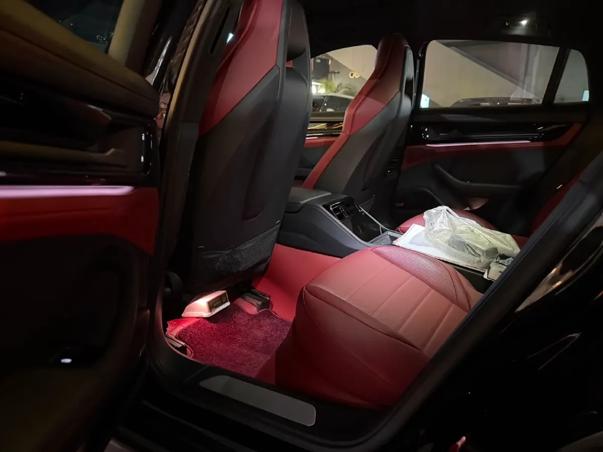 2024 Porsche Macan 2.9T 441HP V6 7DCT,autocango,china used car exporter,china ev exporter,chinese used car exporter,chinese used ev exporter