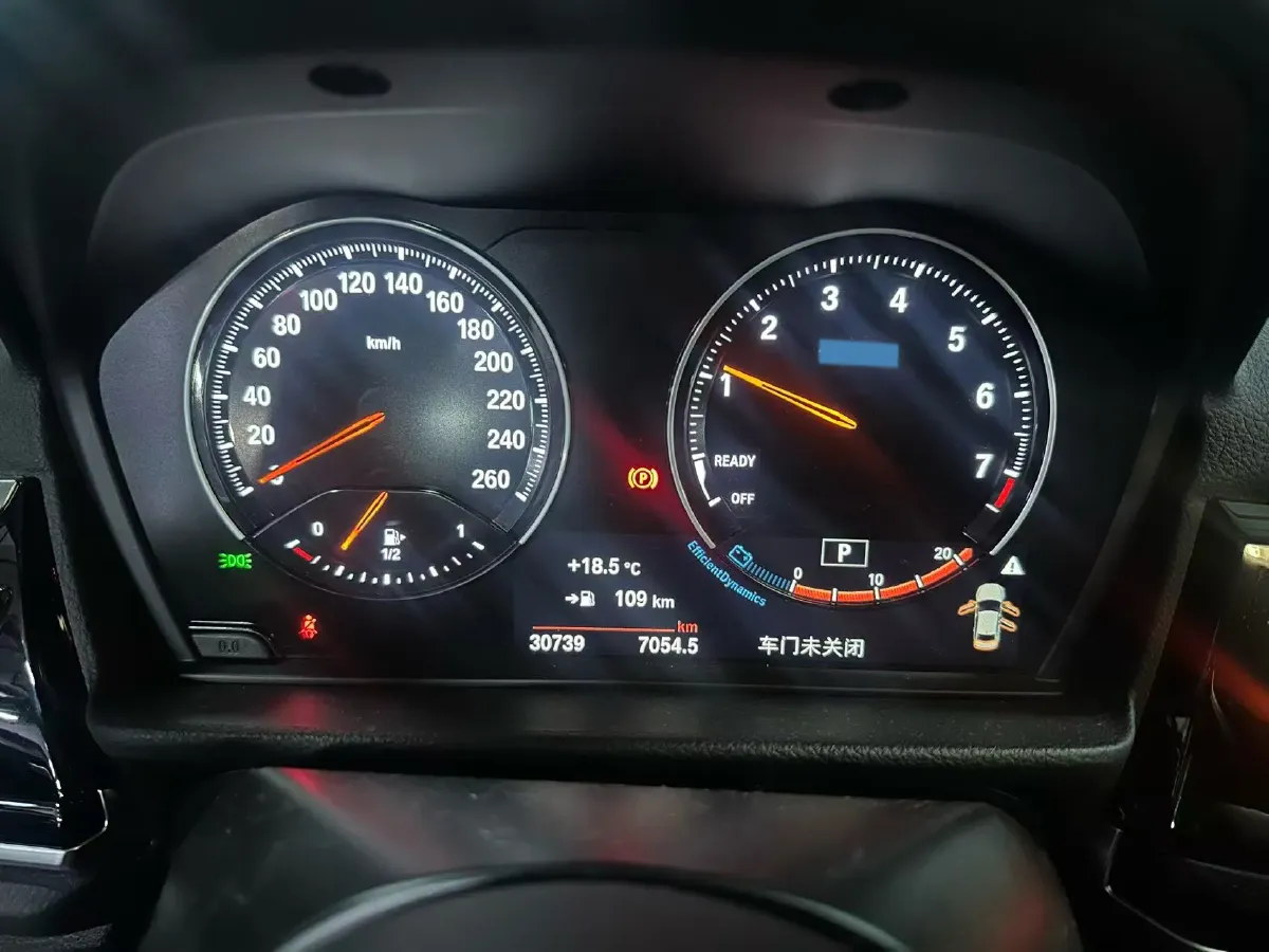 2022 BMW 1 Series 2.0T 192HP L4 7DCT,autocango,china used car exporter,china ev exporter,chinese used car exporter,chinese used ev exporter