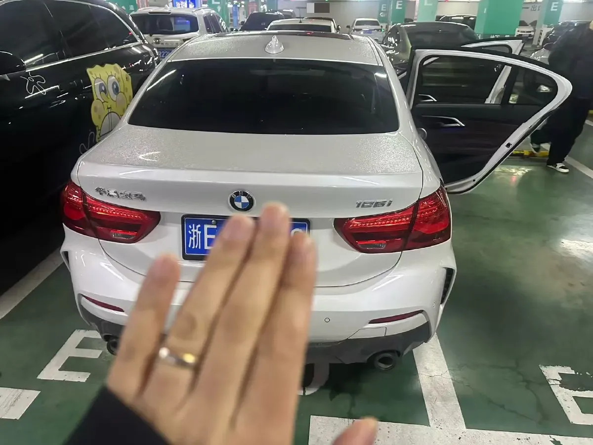 2022 BMW 1 Series 2.0T 192HP L4 7DCT,autocango,china used car exporter,china ev exporter,chinese used car exporter,chinese used ev exporter