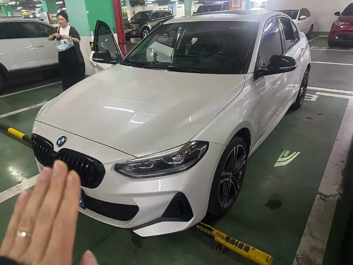 2022 BMW 1 Series 2.0T 192HP L4 7DCT,autocango,china used car exporter,china ev exporter,chinese used car exporter,chinese used ev exporter