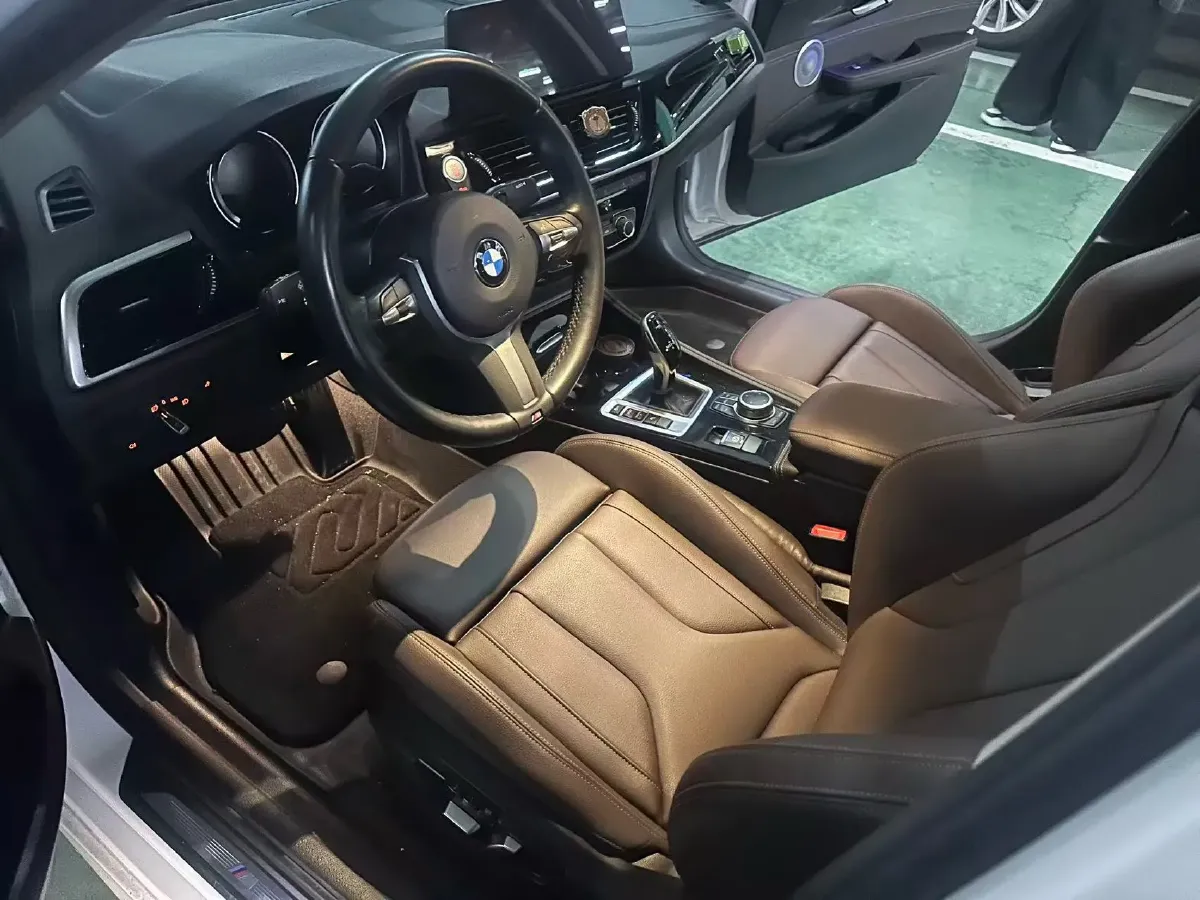 2022 BMW 1 Series 2.0T 192HP L4 7DCT,autocango,china used car exporter,china ev exporter,chinese used car exporter,chinese used ev exporter