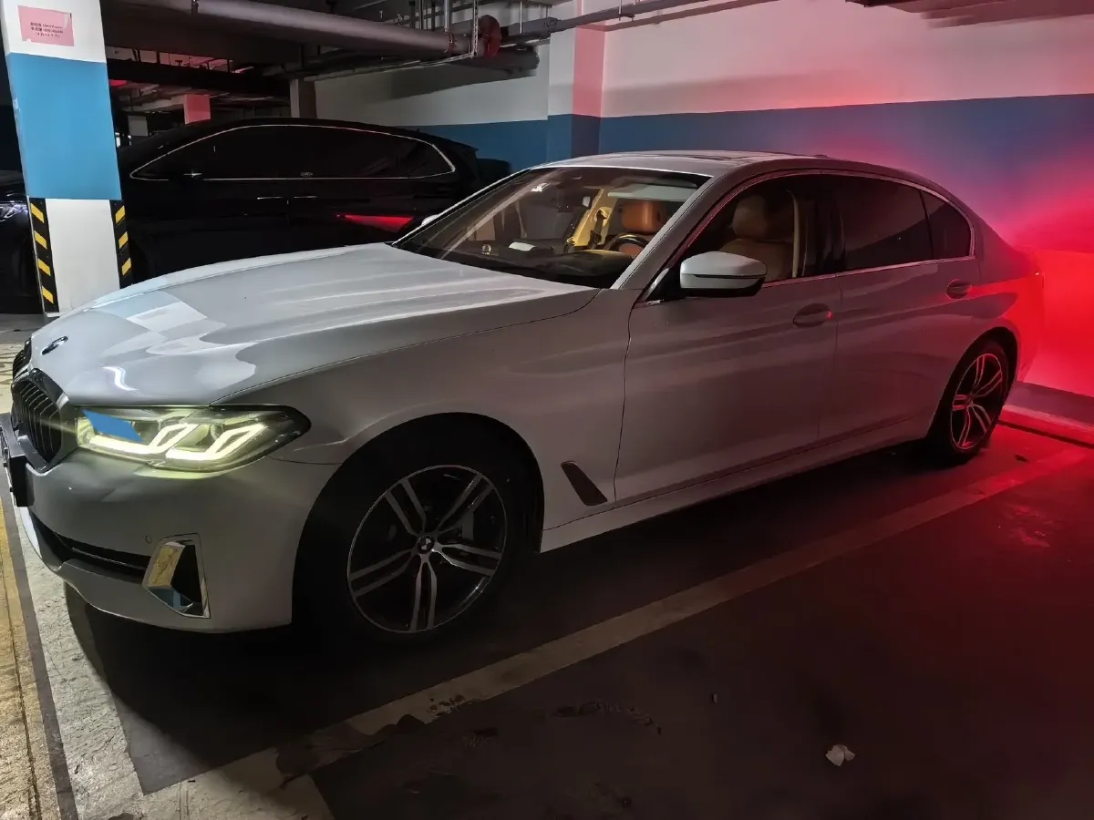 2022 BMW 5 Series 2.0T 252HP L4 8AT,autocango,china used car exporter,china ev exporter,chinese used car exporter,chinese used ev exporter
