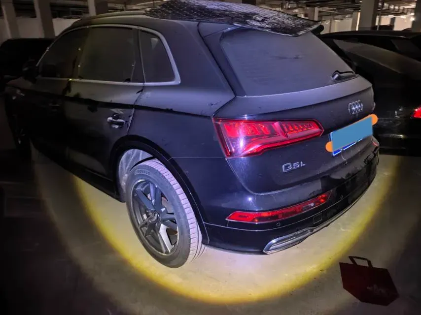 2020 Audi Q5L 2.0T 190HP L4 7DCT,autocango,china used car exporter,china ev exporter,chinese used car exporter,chinese used ev exporter