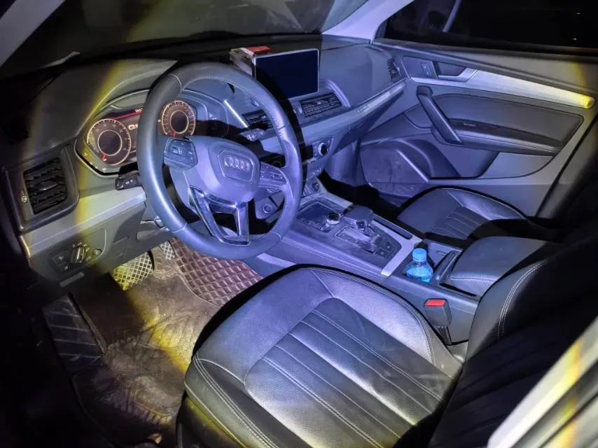 2020 Audi Q5L 2.0T 190HP L4 7DCT,autocango,china used car exporter,china ev exporter,chinese used car exporter,chinese used ev exporter