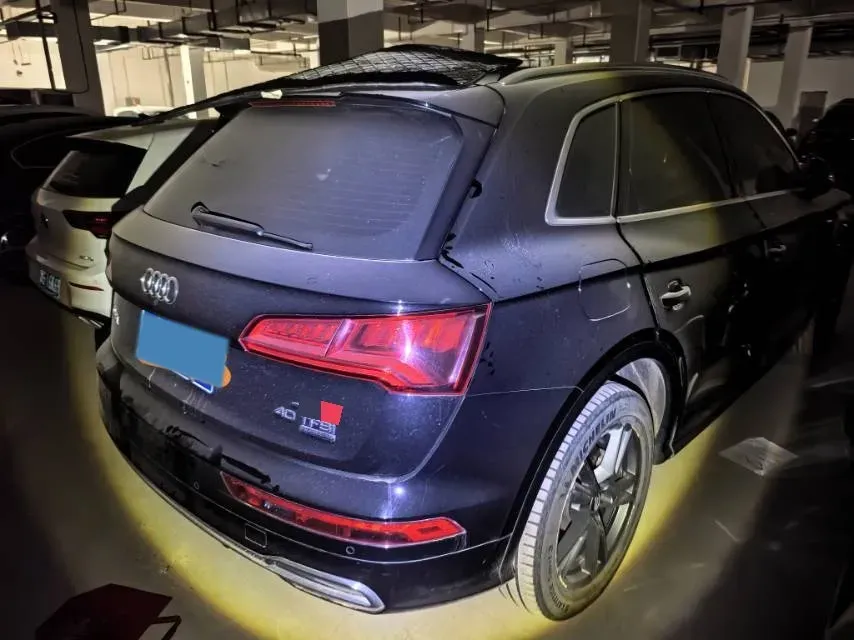 2020 Audi Q5L 2.0T 190HP L4 7DCT,autocango,china used car exporter,china ev exporter,chinese used car exporter,chinese used ev exporter