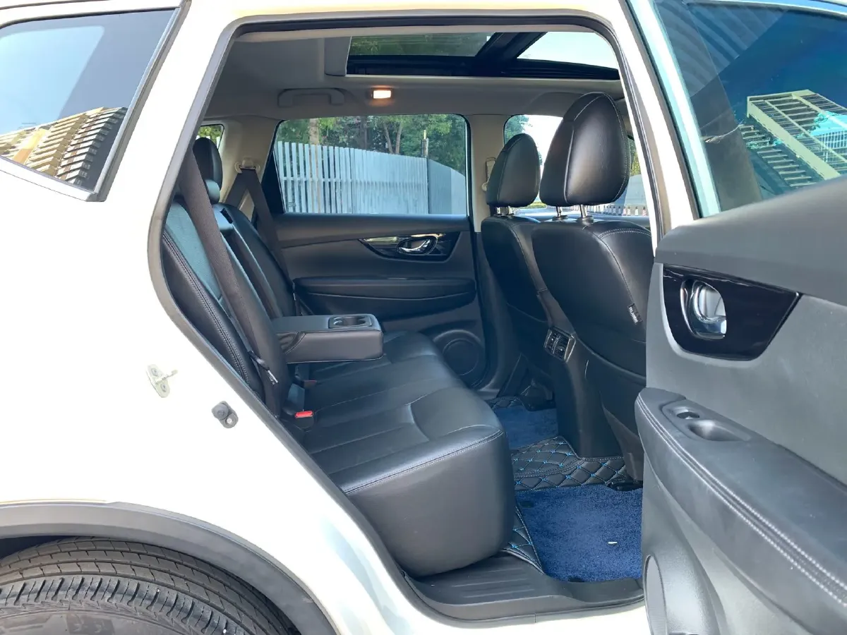 2021 Nissan X-Trail 2.0L 151HP L4 CVT,autocango,china used car exporter,china ev exporter,chinese used car exporter,chinese used ev exporter