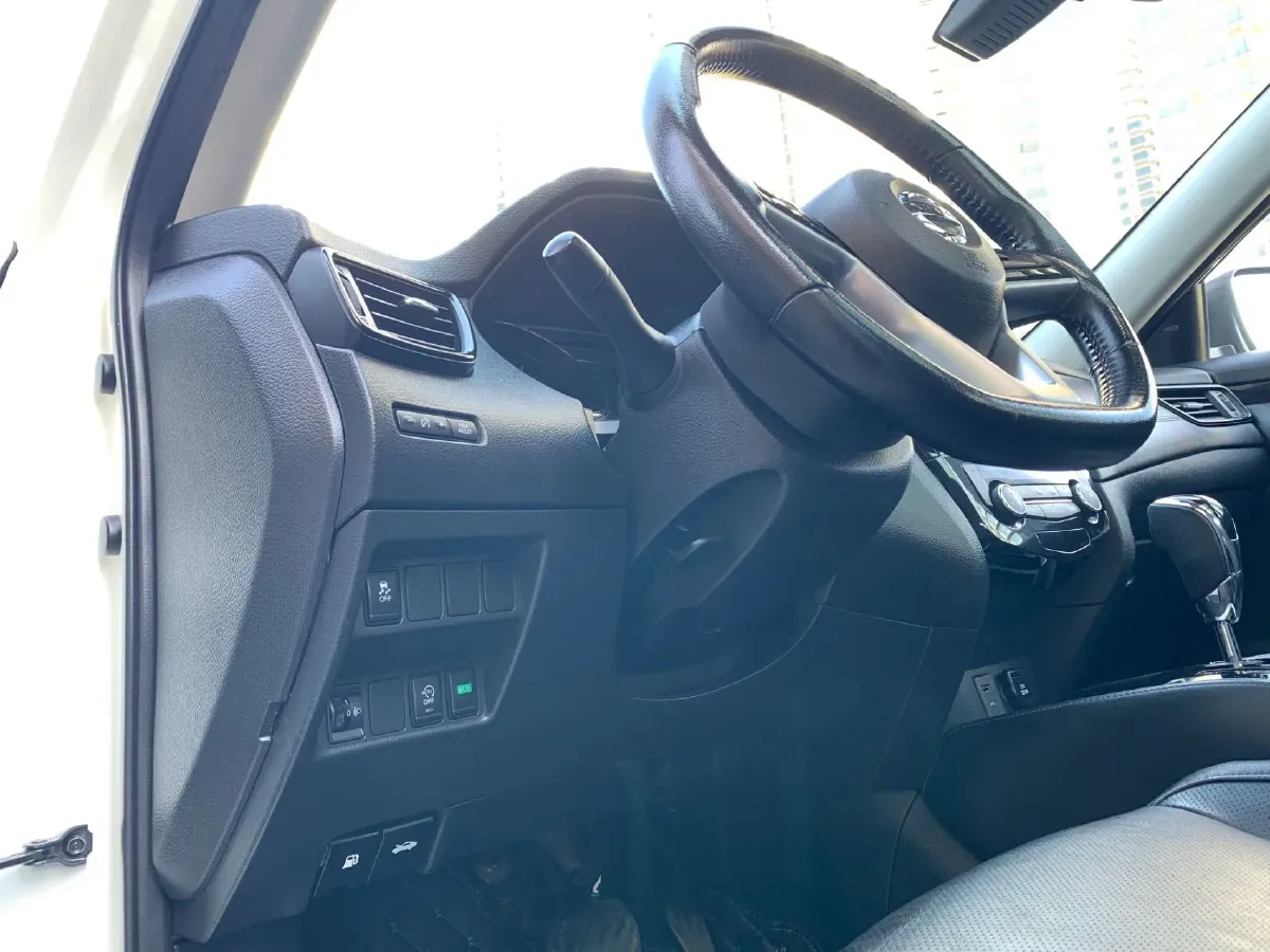 2021 Nissan X-Trail 2.0L 151HP L4 CVT,autocango,china used car exporter,china ev exporter,chinese used car exporter,chinese used ev exporter