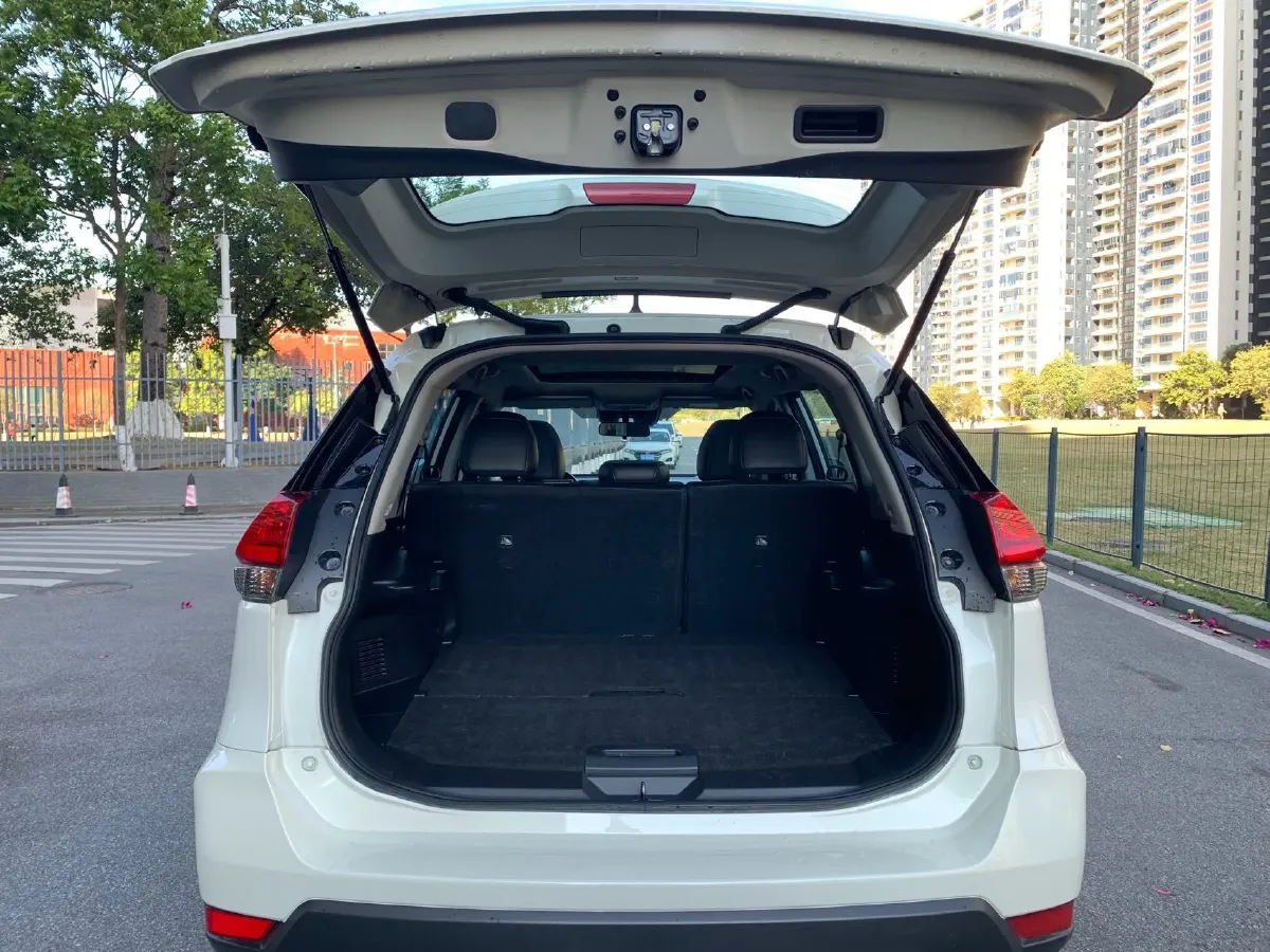 2021 Nissan X-Trail 2.0L 151HP L4 CVT,autocango,china used car exporter,china ev exporter,chinese used car exporter,chinese used ev exporter