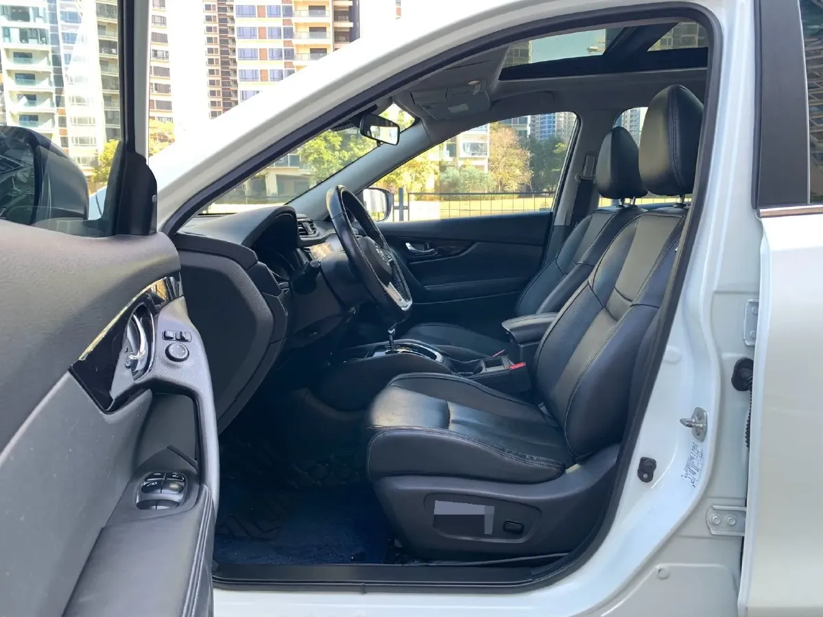 2021 Nissan X-Trail 2.0L 151HP L4 CVT,autocango,china used car exporter,china ev exporter,chinese used car exporter,chinese used ev exporter