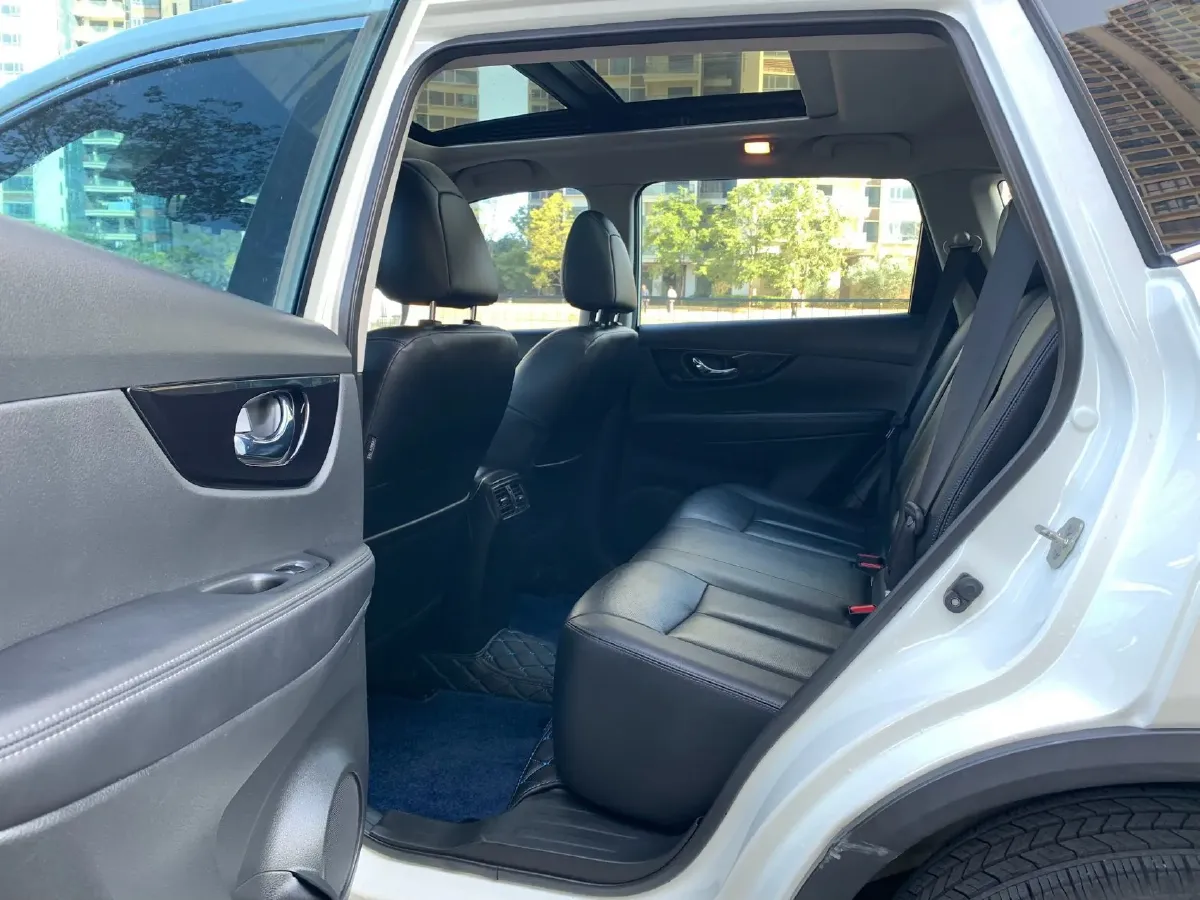 2021 Nissan X-Trail 2.0L 151HP L4 CVT,autocango,china used car exporter,china ev exporter,chinese used car exporter,chinese used ev exporter