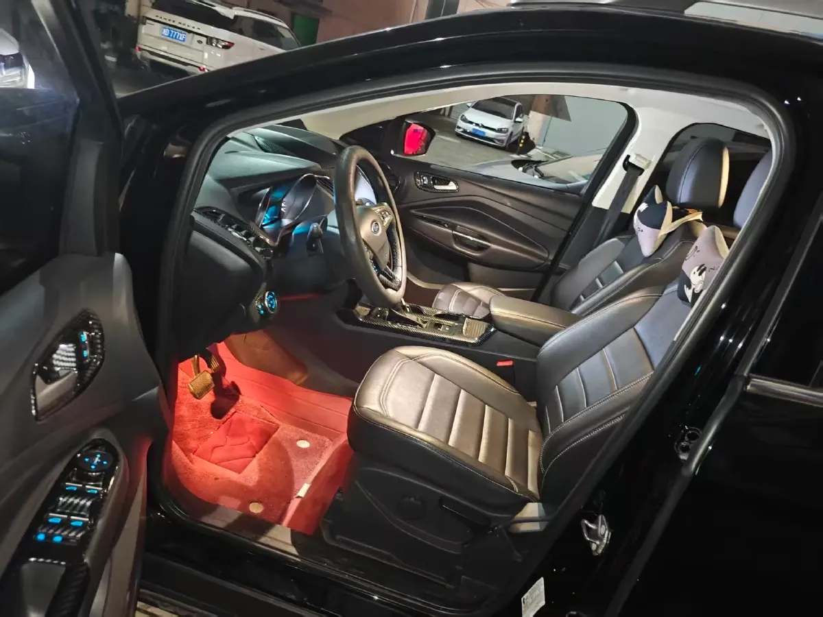 2019 Ford Kuga 1.5T 182HP L4 6AT,autocango,china used car exporter,china ev exporter,chinese used car exporter,chinese used ev exporter