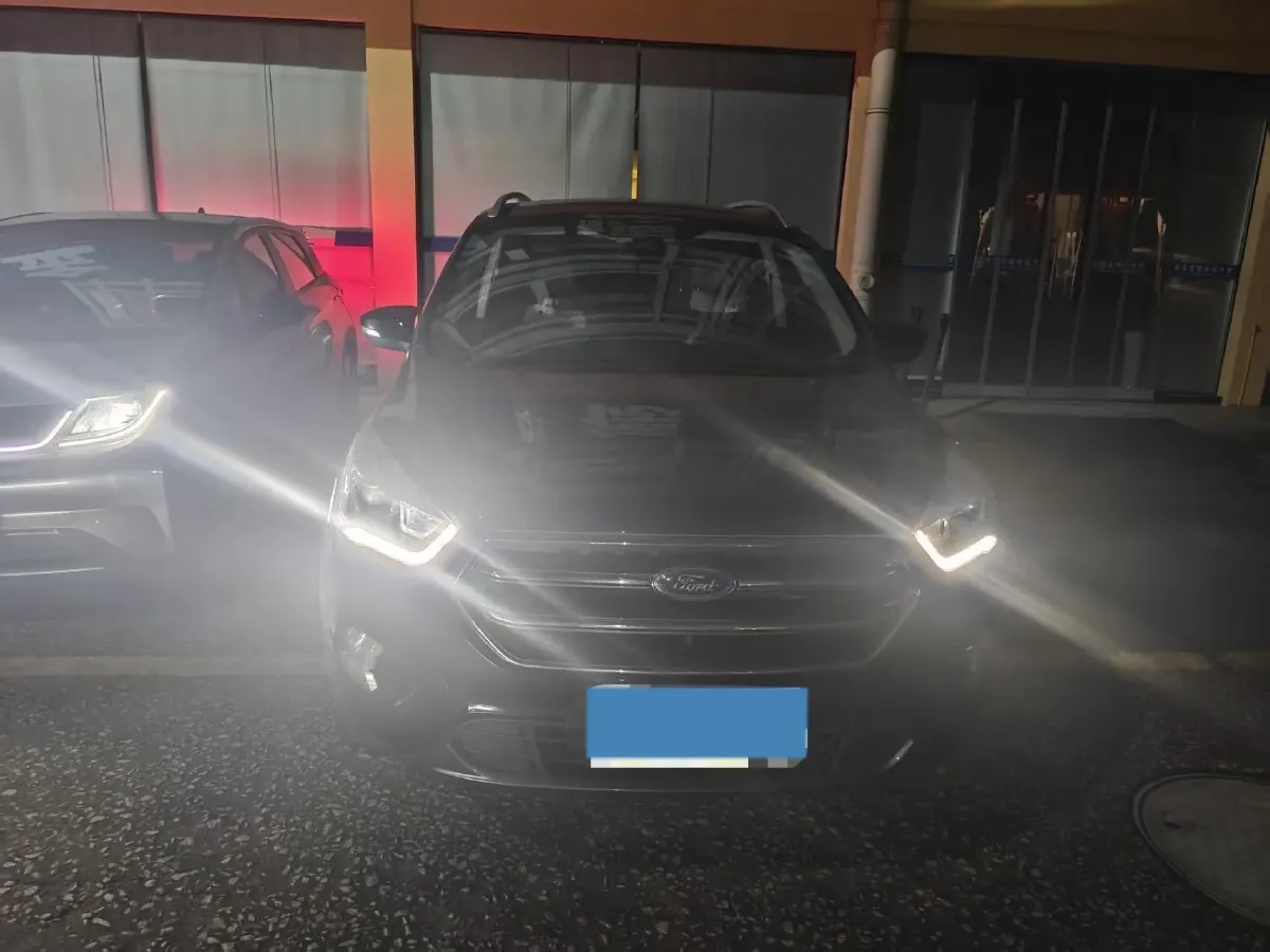 2019 Ford Kuga 1.5T 182HP L4 6AT,autocango,china used car exporter,china ev exporter,chinese used car exporter,chinese used ev exporter