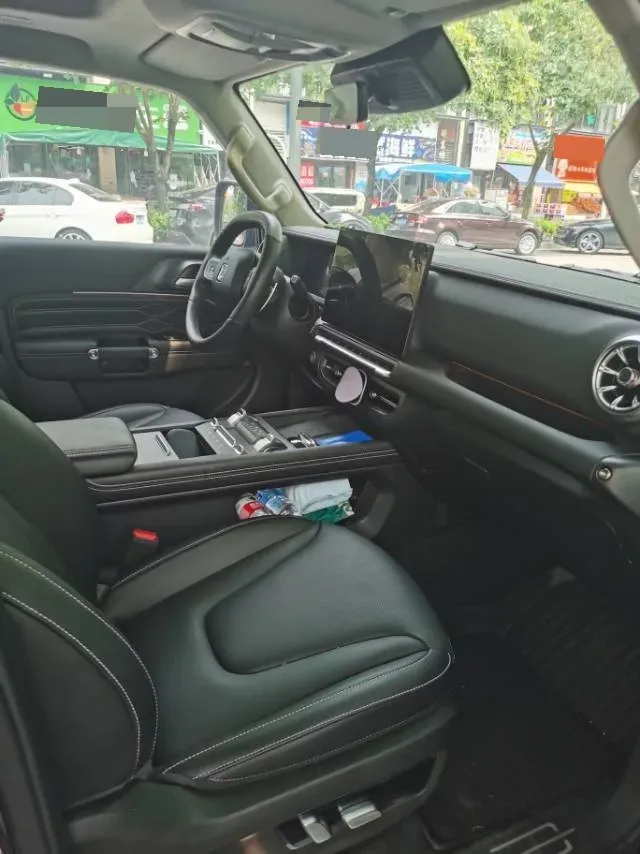 2025 Tank 300 2.0T 252HP L4 9AT PHEV,autocango,china used car exporter,china ev exporter,chinese used car exporter,chinese used ev exporter