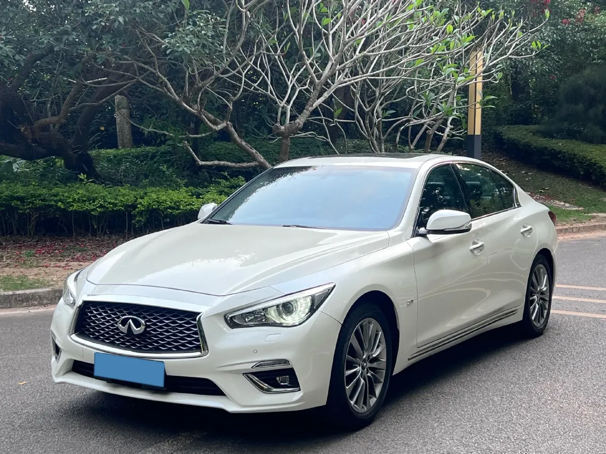 2018 Jeep Grand Commander 2.0T 265HP L4 9AT,autocango,china used car exporter,china ev exporter,chinese used car exporter,chinese used ev exporter