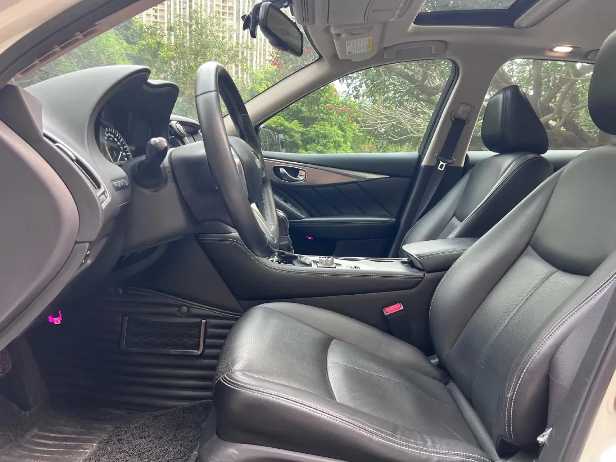 2018 Jeep Grand Commander 2.0T 265HP L4 9AT,autocango,china used car exporter,china ev exporter,chinese used car exporter,chinese used ev exporter