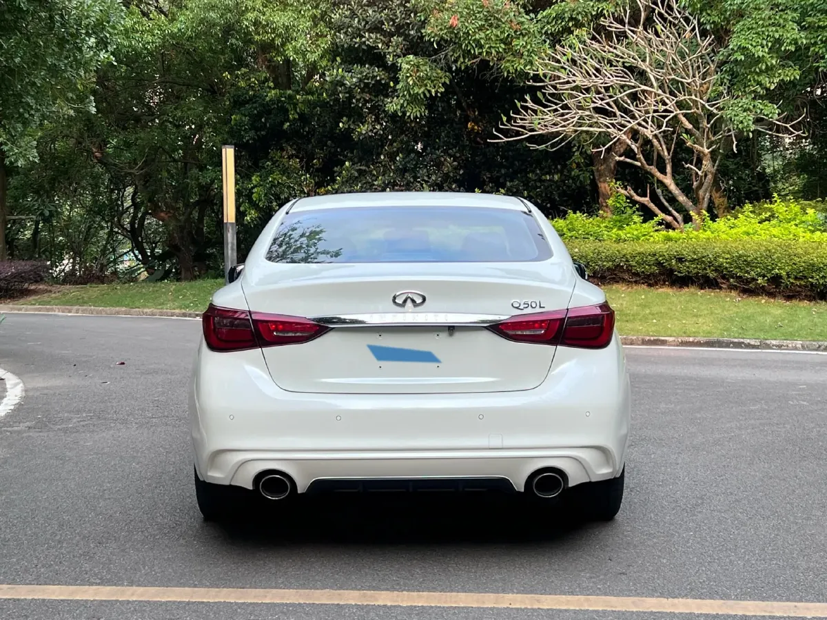 2018 Jeep Grand Commander 2.0T 265HP L4 9AT,autocango,china used car exporter,china ev exporter,chinese used car exporter,chinese used ev exporter