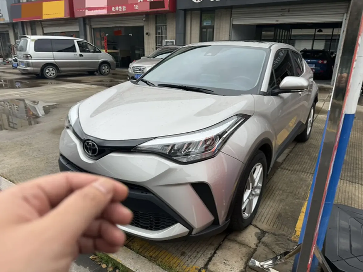 2020 Toyota C-HR 2.0L 171HP L4 CVT,autocango,china used car exporter,china ev exporter,chinese used car exporter,chinese used ev exporter