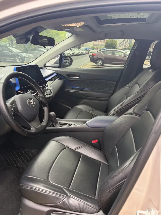 2020 Toyota C-HR 2.0L 171HP L4 CVT,autocango,china used car exporter,china ev exporter,chinese used car exporter,chinese used ev exporter