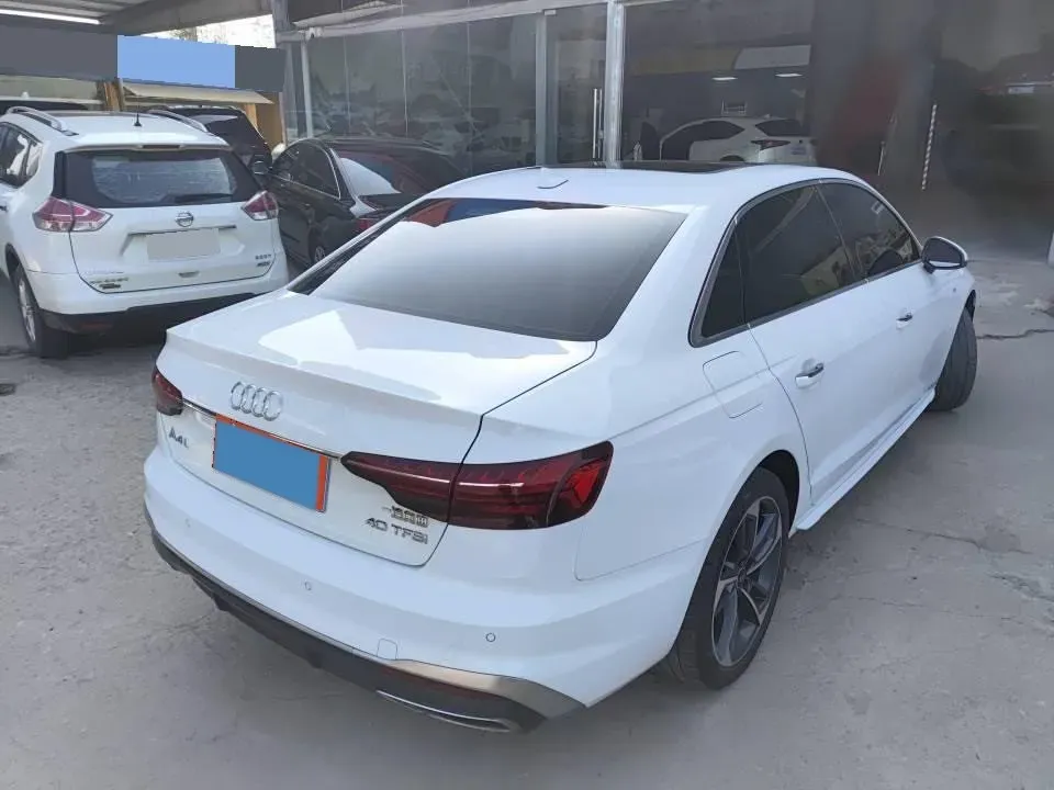 2022 Audi A4L 2.0T 190HP L4 7DCT,autocango,china used car exporter,china ev exporter,chinese used car exporter,chinese used ev exporter