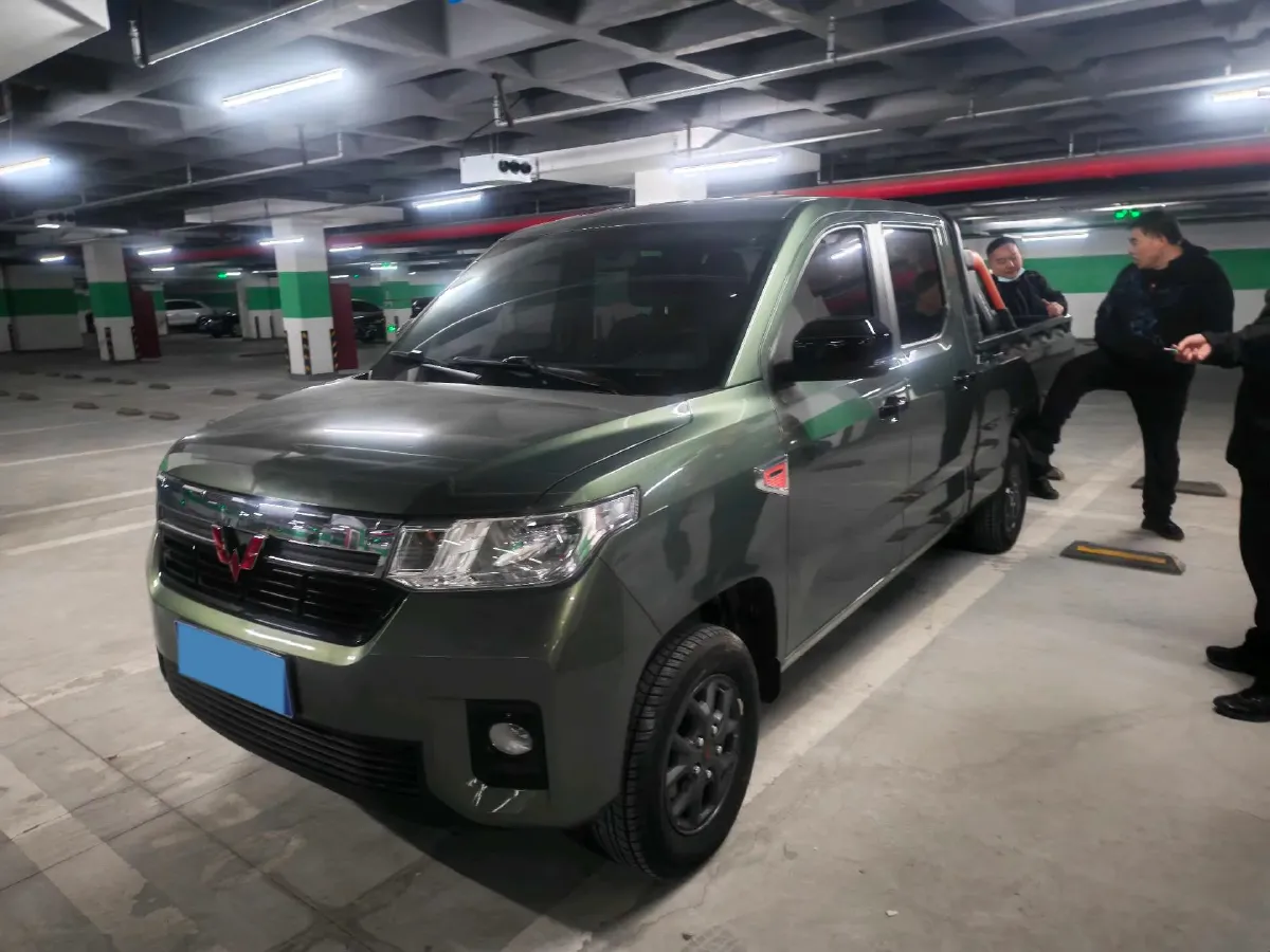 2021 WuLing ZhentTu 1.5L 99HP L4 5MT,autocango,china used car exporter,china ev exporter,chinese used car exporter,chinese used ev exporter