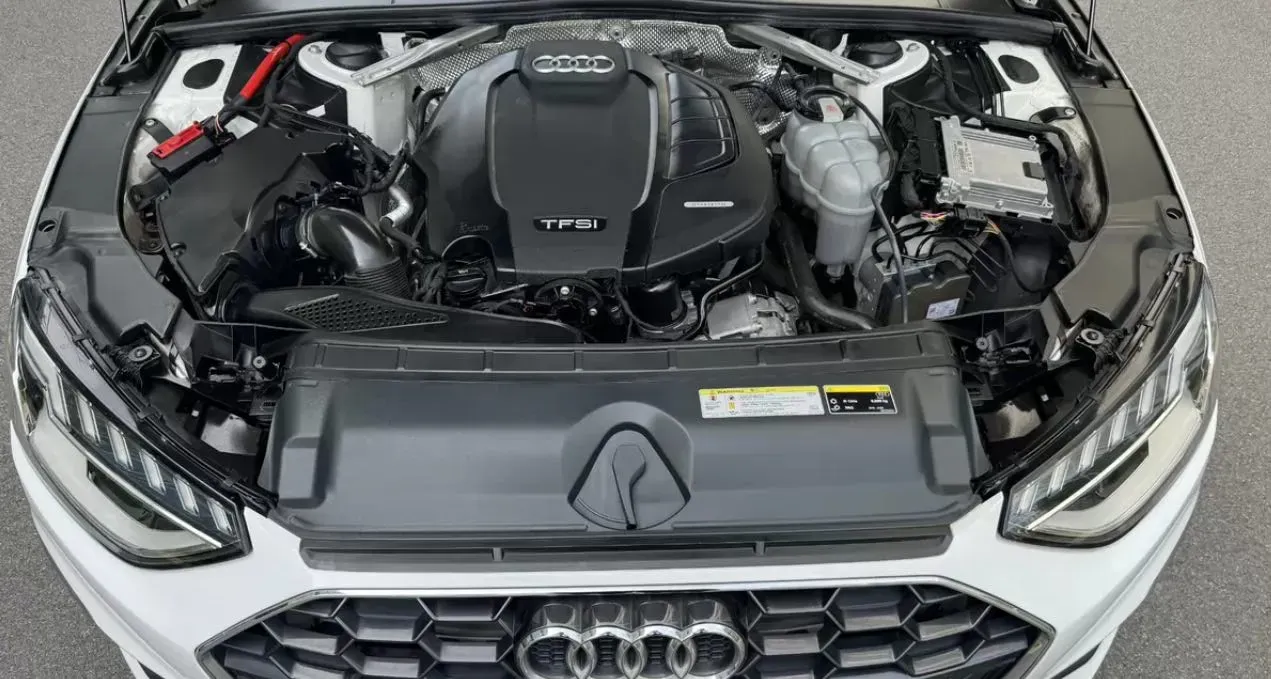 2020 Audi A4L 2.0T 190HP L4 7DCT,autocango,china used car exporter,china ev exporter,chinese used car exporter,chinese used ev exporter