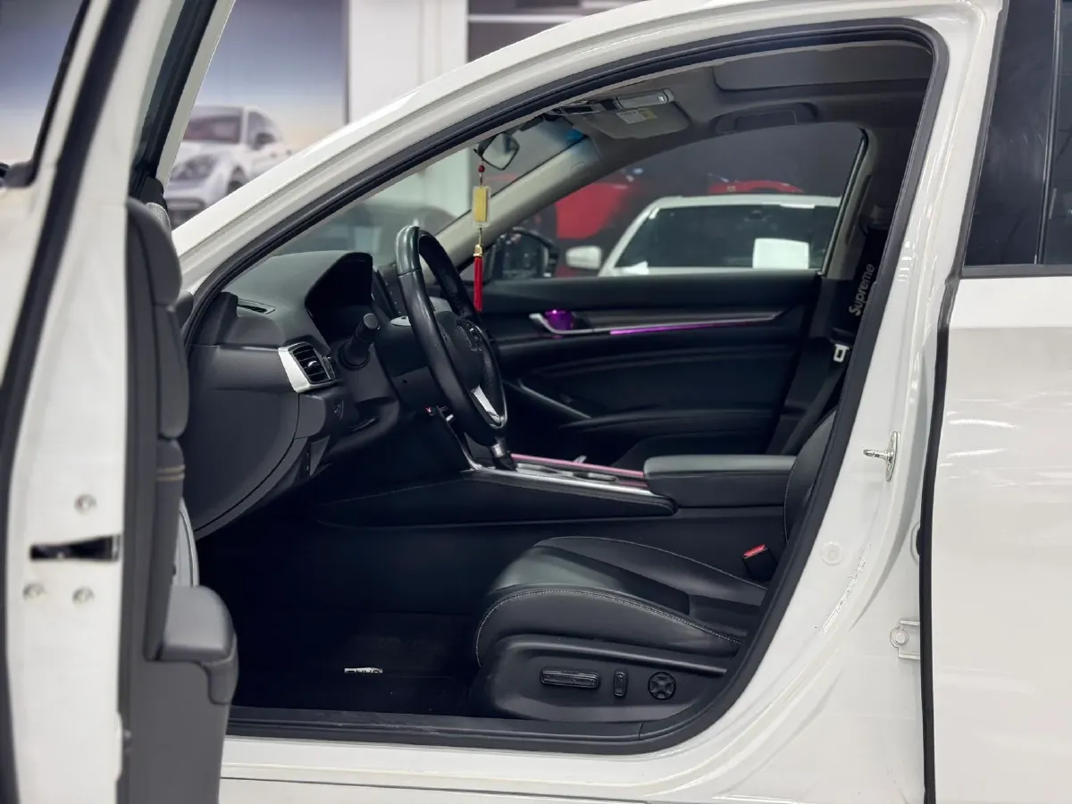 2022 Honda Accord 1.5T 194HP L4 CVT,autocango,china used car exporter,china ev exporter,chinese used car exporter,chinese used ev exporter