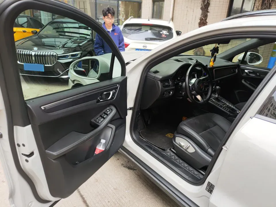 2021 Porsche Macan 2.0T 252HP L4 7DCT,autocango,china used car exporter,china ev exporter,chinese used car exporter,chinese used ev exporter