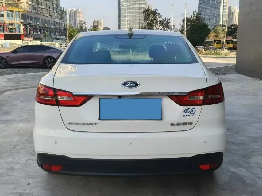 2019 Ford Escort 1.5L 122HP L3 6AT,autocango,china used car exporter,china ev exporter,chinese used car exporter,chinese used ev exporter