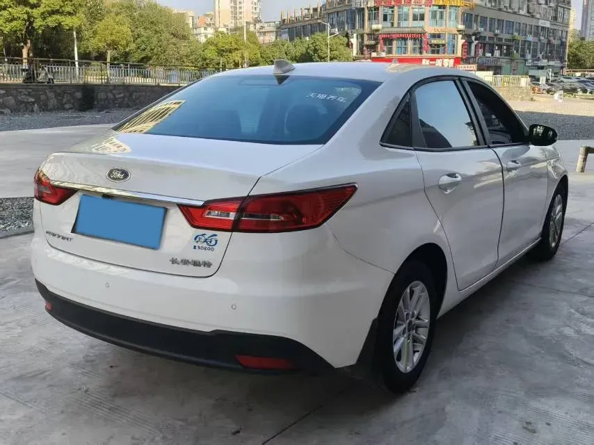 2019 Ford Escort 1.5L 122HP L3 6AT,autocango,china used car exporter,china ev exporter,chinese used car exporter,chinese used ev exporter