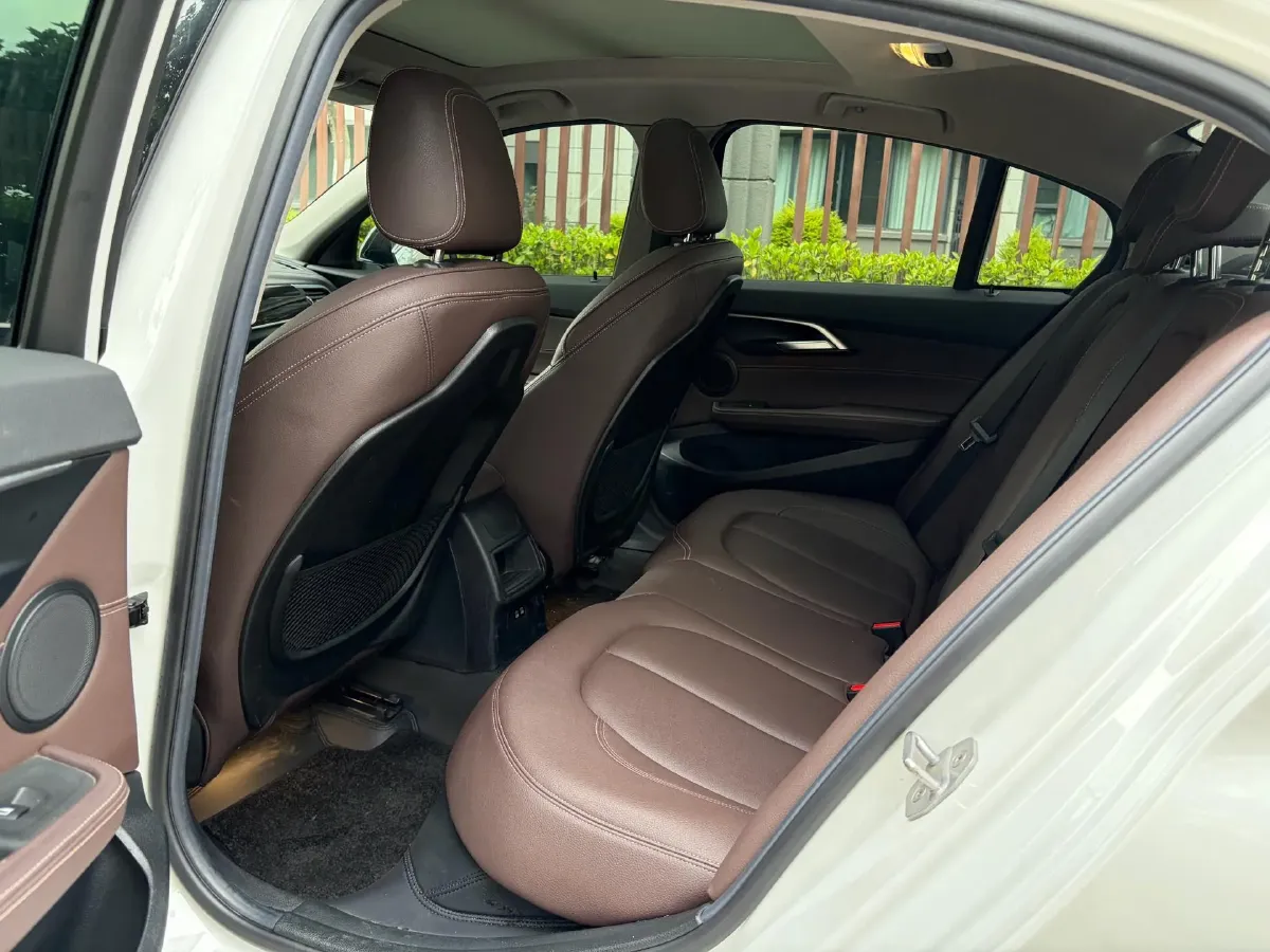 2020 BMW 1 Series 1.5T 140HP L3 7DCT,autocango,china used car exporter,china ev exporter,chinese used car exporter,chinese used ev exporter