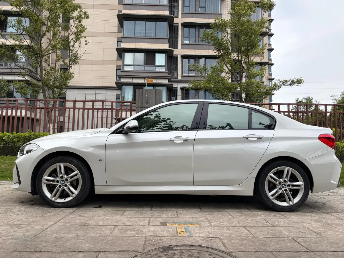 2020 BMW 1 Series 1.5T 140HP L3 7DCT,autocango,china used car exporter,china ev exporter,chinese used car exporter,chinese used ev exporter