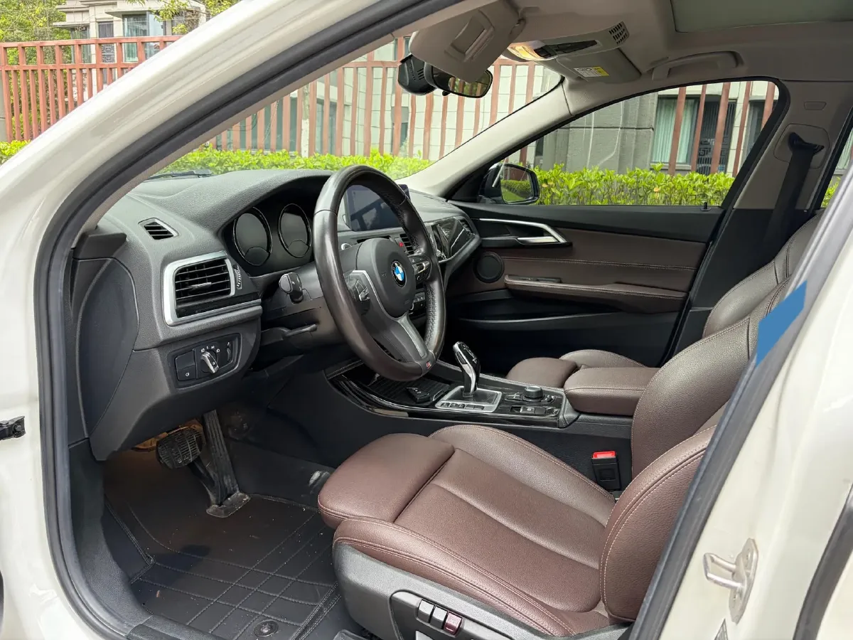 2020 BMW 1 Series 1.5T 140HP L3 7DCT,autocango,china used car exporter,china ev exporter,chinese used car exporter,chinese used ev exporter