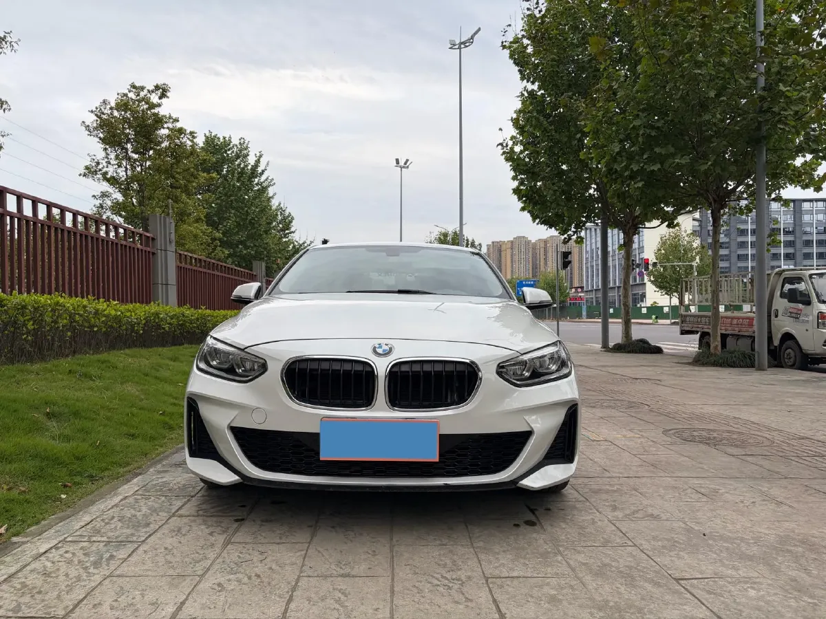 2020 BMW 1 Series 1.5T 140HP L3 7DCT,autocango,china used car exporter,china ev exporter,chinese used car exporter,chinese used ev exporter