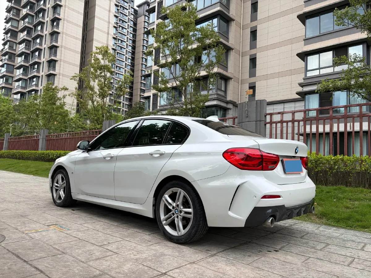 2020 BMW 1 Series 1.5T 140HP L3 7DCT,autocango,china used car exporter,china ev exporter,chinese used car exporter,chinese used ev exporter