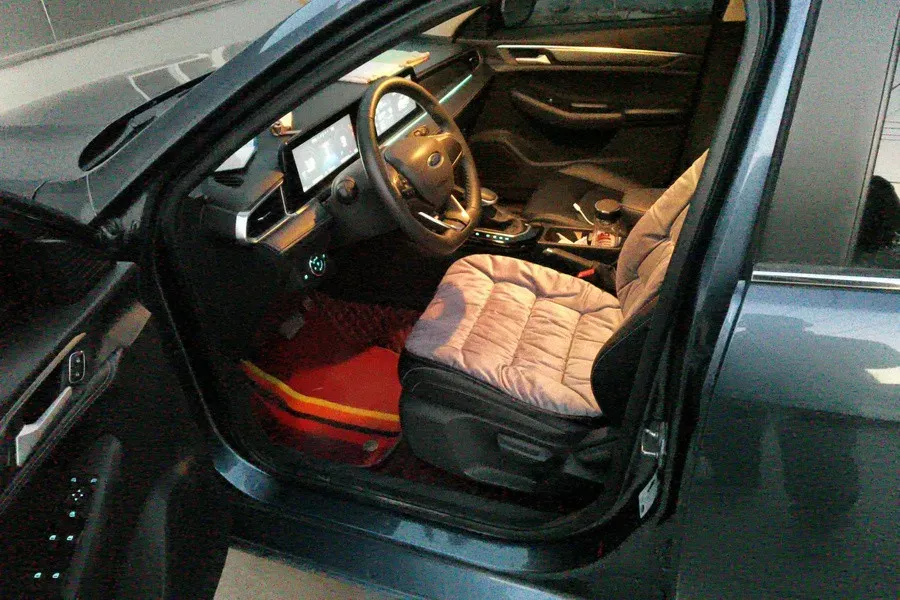 2021 Ford Escort 1.5L 122HP L3 6AT,autocango,china used car exporter,china ev exporter,chinese used car exporter,chinese used ev exporter