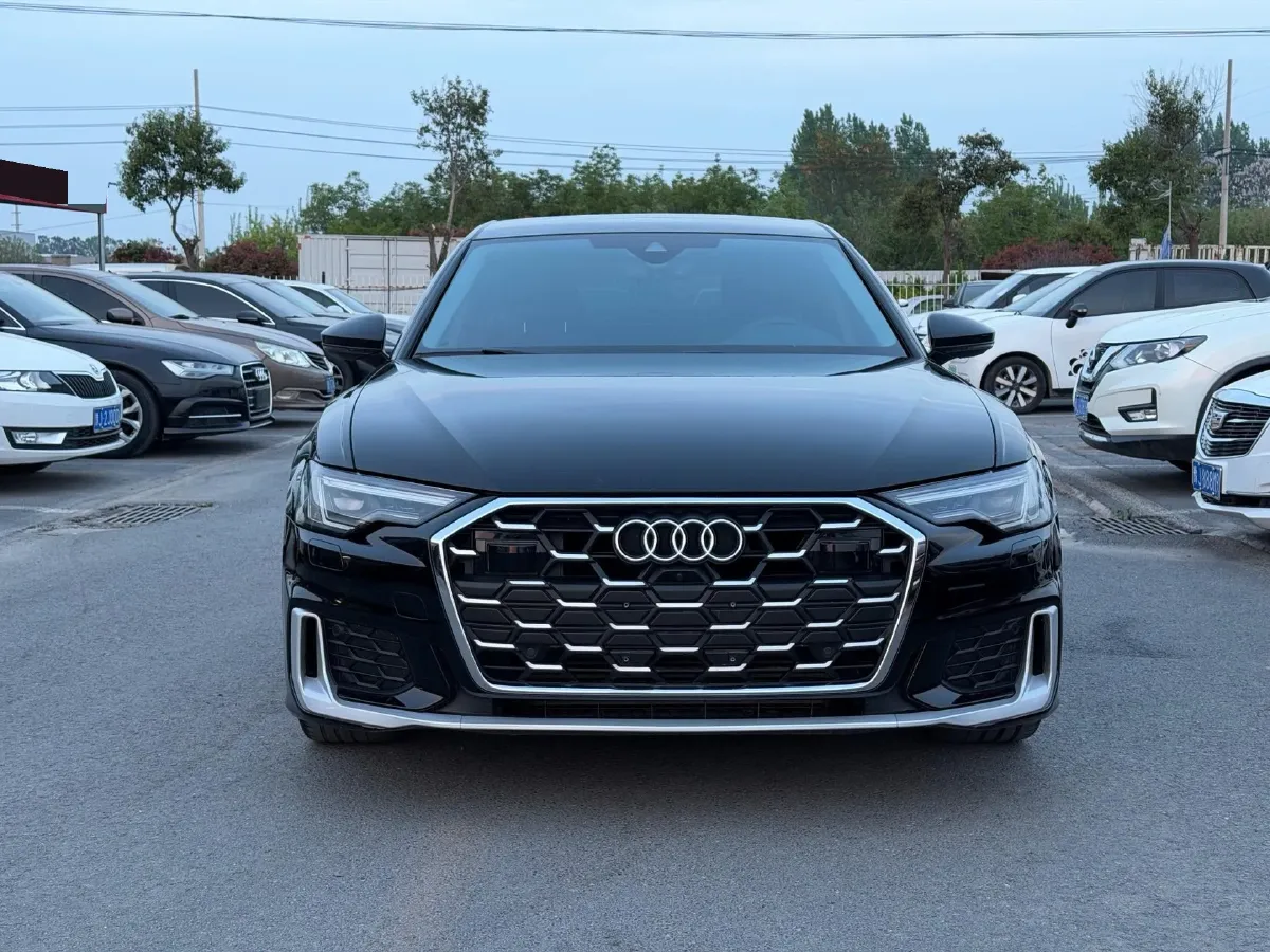 2021 Audi A6L 2.0T 224HP L4 7DCT,autocango,china used car exporter,china ev exporter,chinese used car exporter,chinese used ev exporter