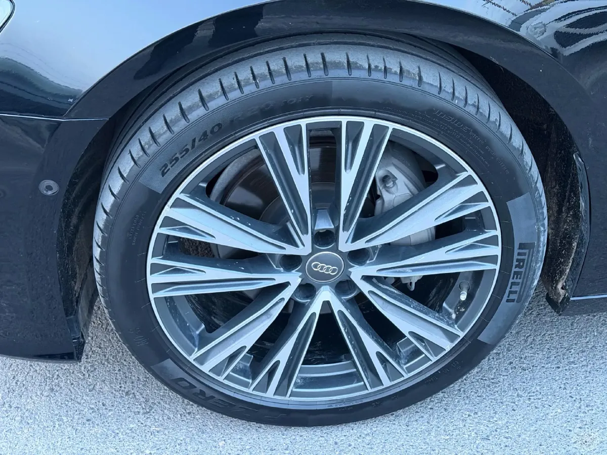 2021 Audi A6L 2.0T 224HP L4 7DCT,autocango,china used car exporter,china ev exporter,chinese used car exporter,chinese used ev exporter