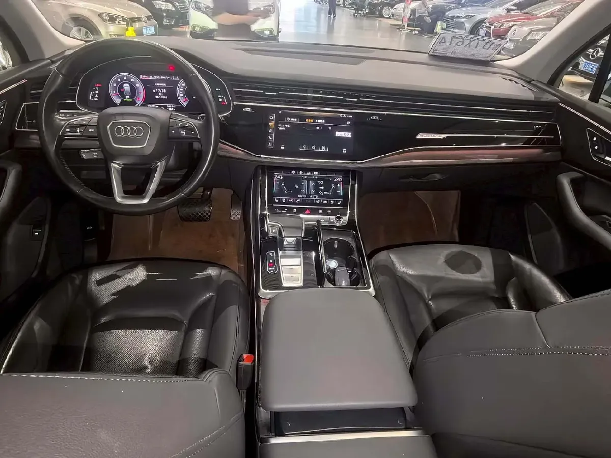 2021 Audi Q7 3.0T 340HP V6 8AT,autocango,china used car exporter,china ev exporter,chinese used car exporter,chinese used ev exporter