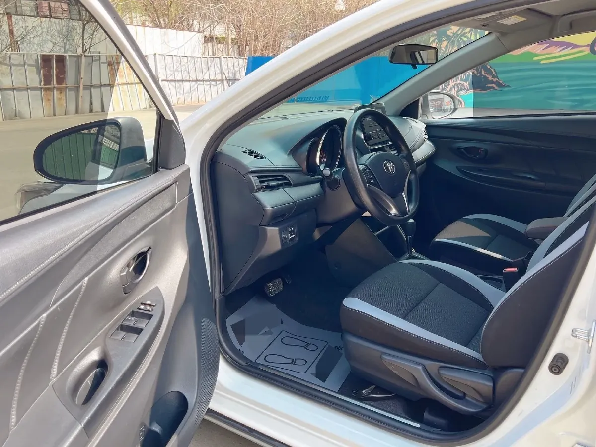2022 Toyota Yaris L 1.5L 112HP L4 CVT,autocango,china used car exporter,china ev exporter,chinese used car exporter,chinese used ev exporter