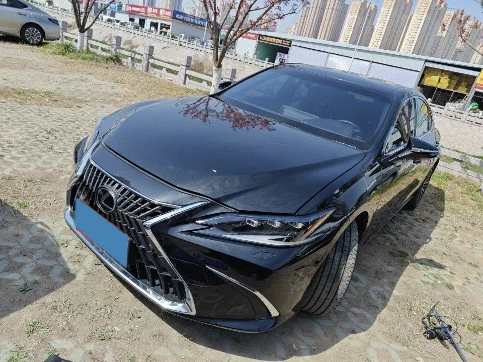 2022 Lexus ES 2.5L 178HP L4 E-CVT Hybrid,autocango,china used car exporter,china ev exporter,chinese used car exporter,chinese used ev exporter