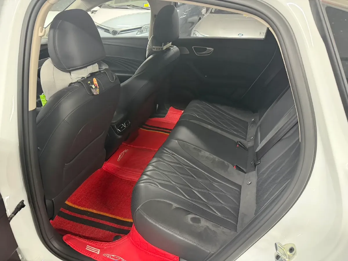 2023 Roewe D7 1.5L 112HP L4 1DHT PHEV 21.4KWH,autocango,china used car exporter,china ev exporter,chinese used car exporter,chinese used ev exporter