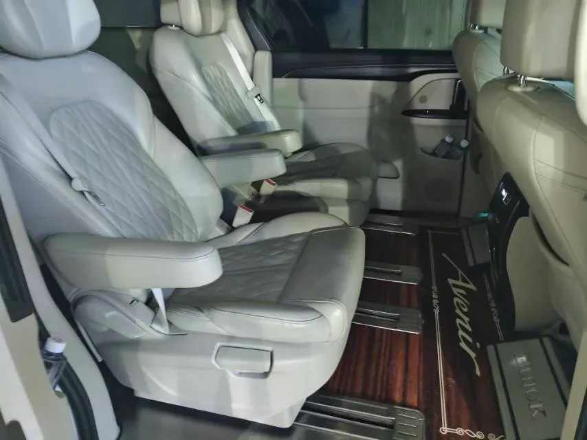 2021 Buick GL8 2.0T 237HP L4 9AT,autocango,china used car exporter,china ev exporter,chinese used car exporter,chinese used ev exporter