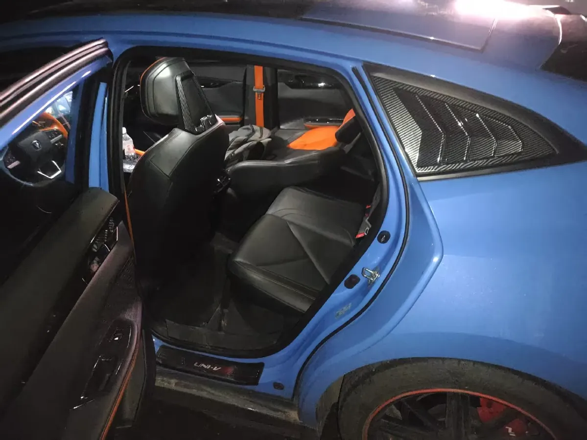 2022 ChangAn UNI-V 1.5T 188HP L4 7DCT,autocango,china used car exporter,china ev exporter,chinese used car exporter,chinese used ev exporter