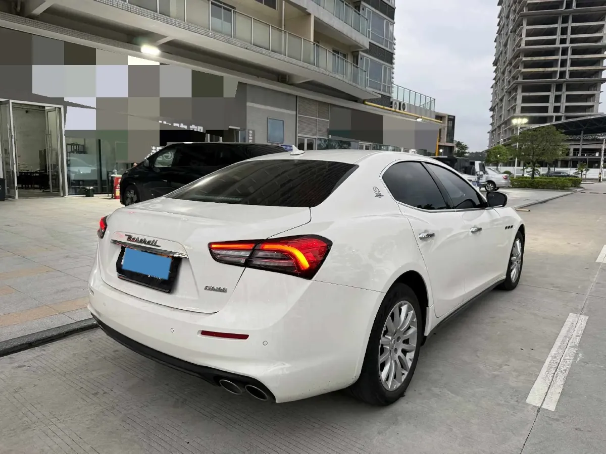 2021 Maserati Ghibli 2.0T 330HP L4 8AT,autocango,china used car exporter,china ev exporter,chinese used car exporter,chinese used ev exporter