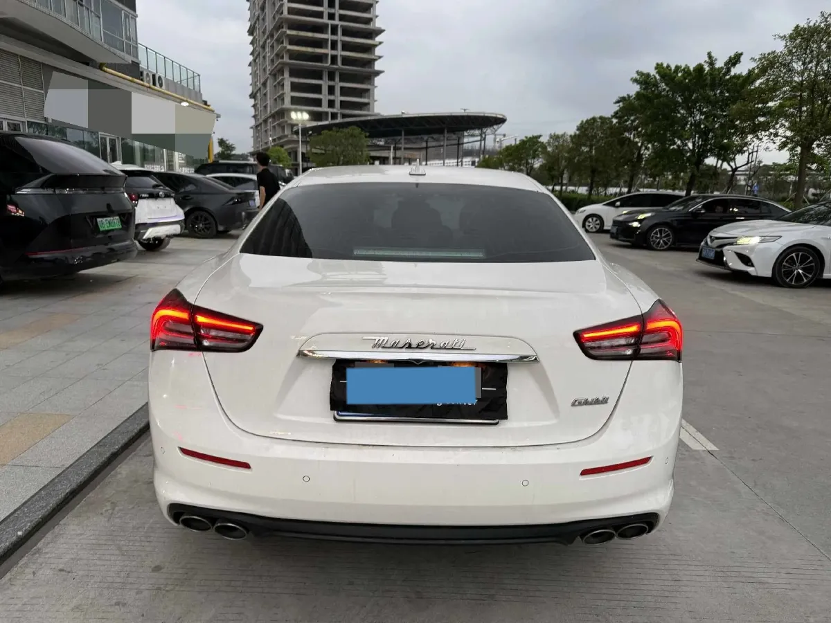 2021 Maserati Ghibli 2.0T 330HP L4 8AT,autocango,china used car exporter,china ev exporter,chinese used car exporter,chinese used ev exporter