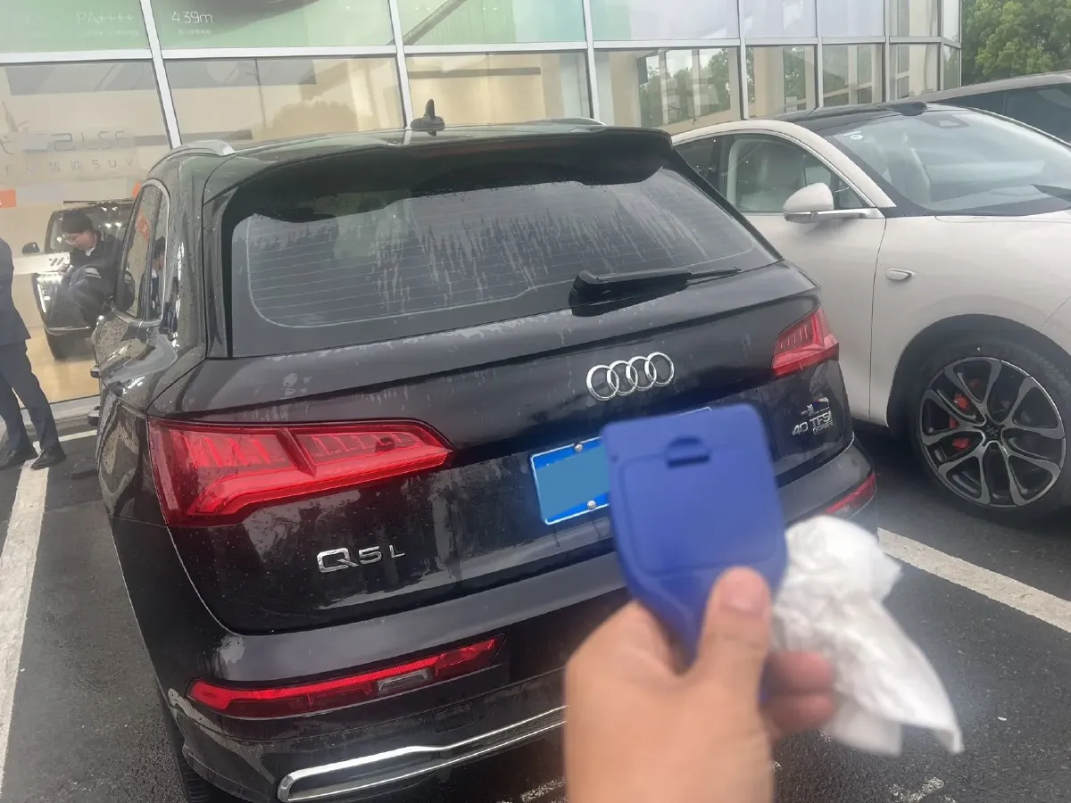 2020 Audi Q5L 2.0T 190HP L4 7DCT,autocango,china used car exporter,china ev exporter,chinese used car exporter,chinese used ev exporter