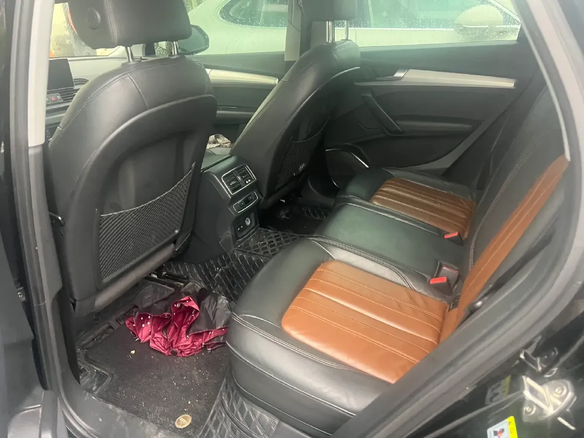 2020 Audi Q5L 2.0T 190HP L4 7DCT,autocango,china used car exporter,china ev exporter,chinese used car exporter,chinese used ev exporter