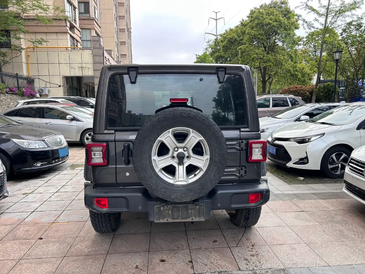 2019 Jeep Wrangler 2.0T 266HP L4 8AT,autocango,china used car exporter,china ev exporter,chinese used car exporter,chinese used ev exporter
