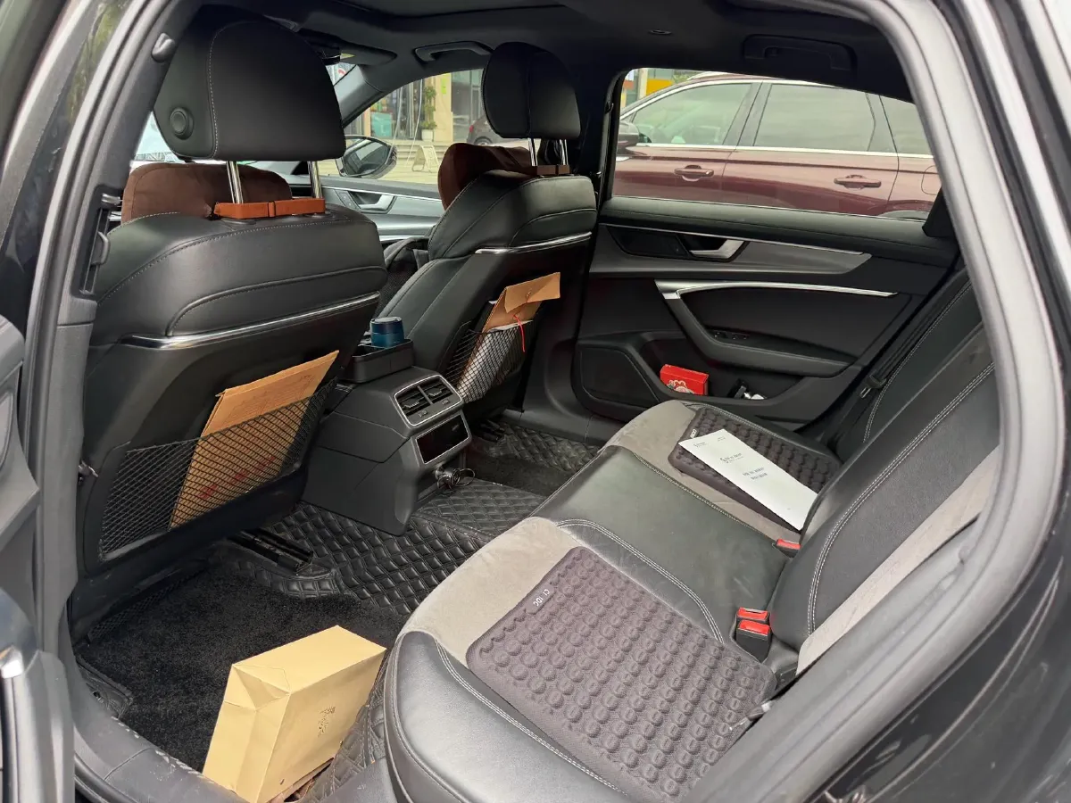 2022 Audi A6L 2.0T 224HP L4 7DCT,autocango,china used car exporter,china ev exporter,chinese used car exporter,chinese used ev exporter