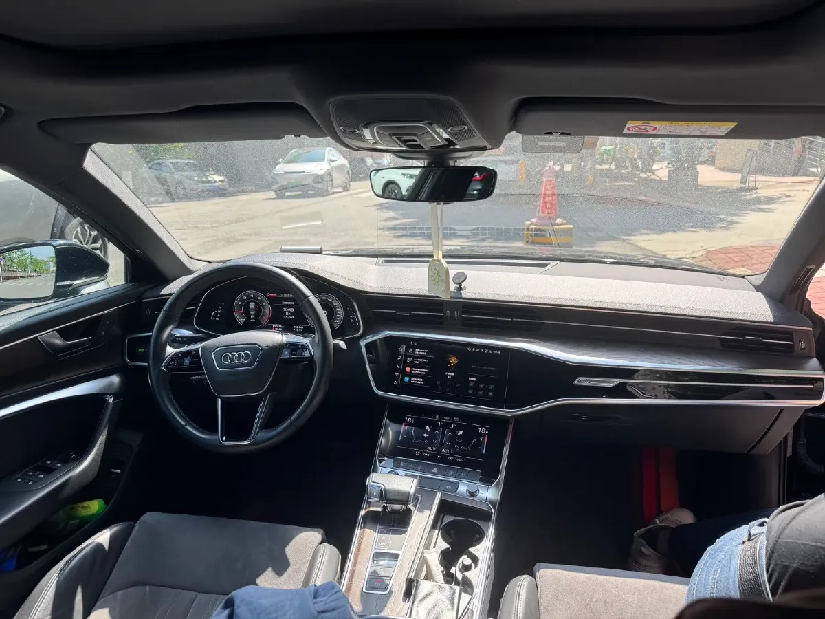 2021 Audi A6L 2.0T 224HP L4 7DCT,autocango,china used car exporter,china ev exporter,chinese used car exporter,chinese used ev exporter